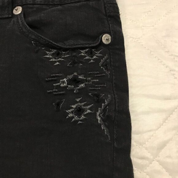 Artya‎ Jeans black cut off jean shorts size 15/16 - Picture 2 of 6